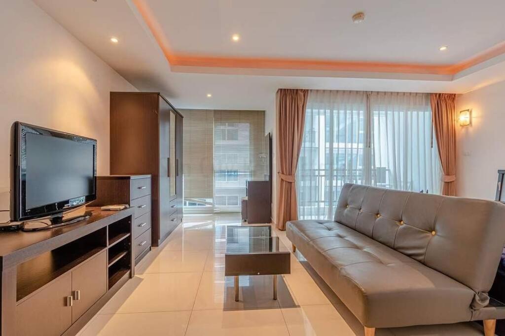 Avenue Residence C5 Pattaya Bagian luar foto
